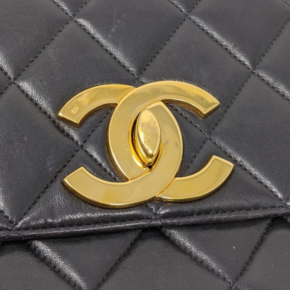 🎉HP🎉CHANEL Black Bag Quilted Flap Bag Vintage - Picture 8 of 16